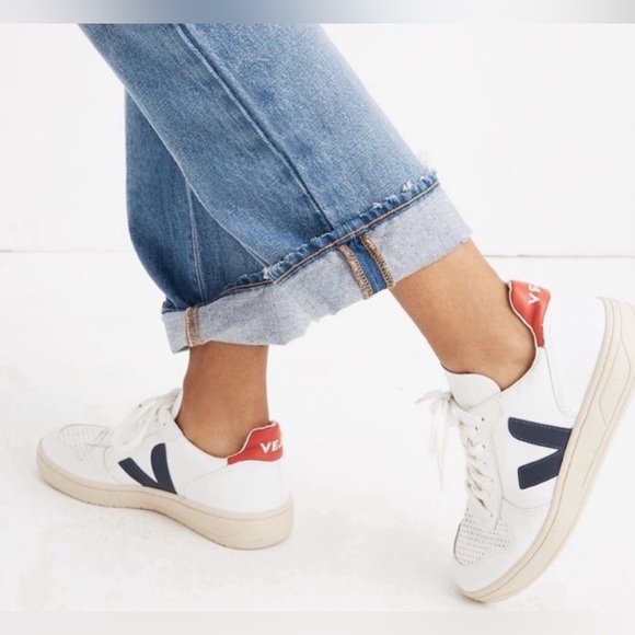 Veja v10 Leather Red, Navy and White Sneakers Size 37 or 6 - Picture 1 of 10